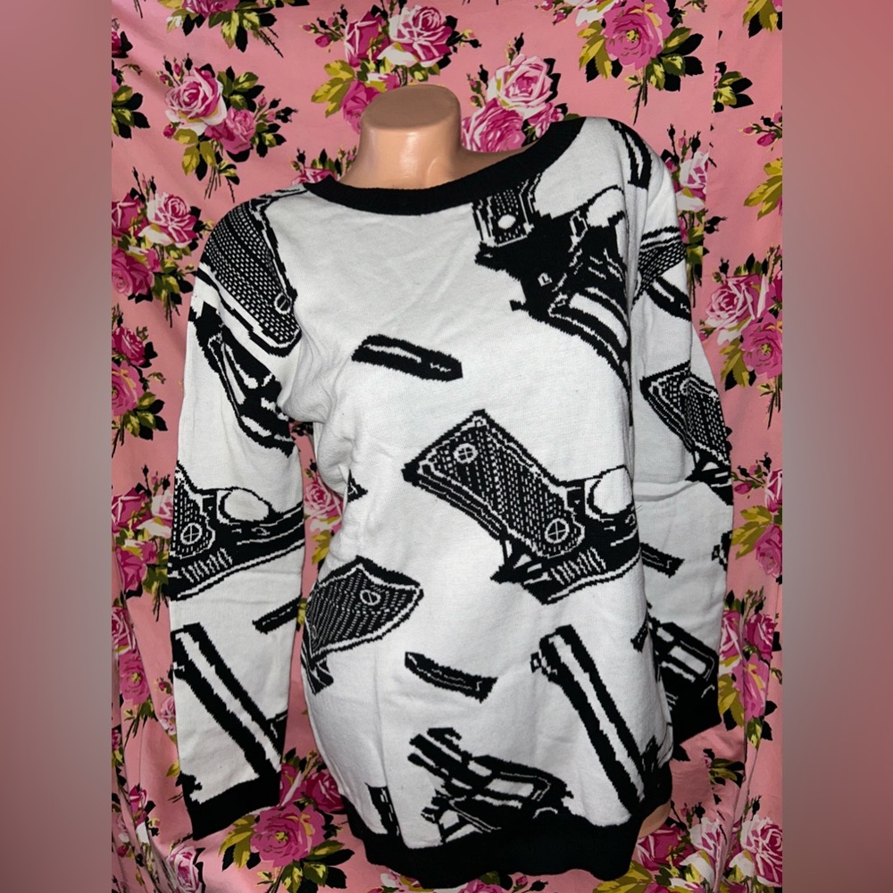 Vtg Black white gun sweater Betsey Johnson tunic nwt retro pullover Y2K bullet M - Picture 2 of 5